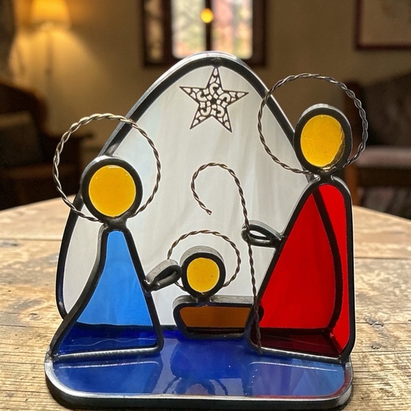 Handcrafted Stained Glass Nativity Scene Suncatcher Christmas Mary Jesus - Picture 2 of 4